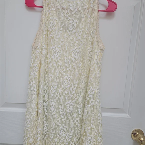 Pretty Angel Ivory Floral Lace Top - Picture 2 of 6